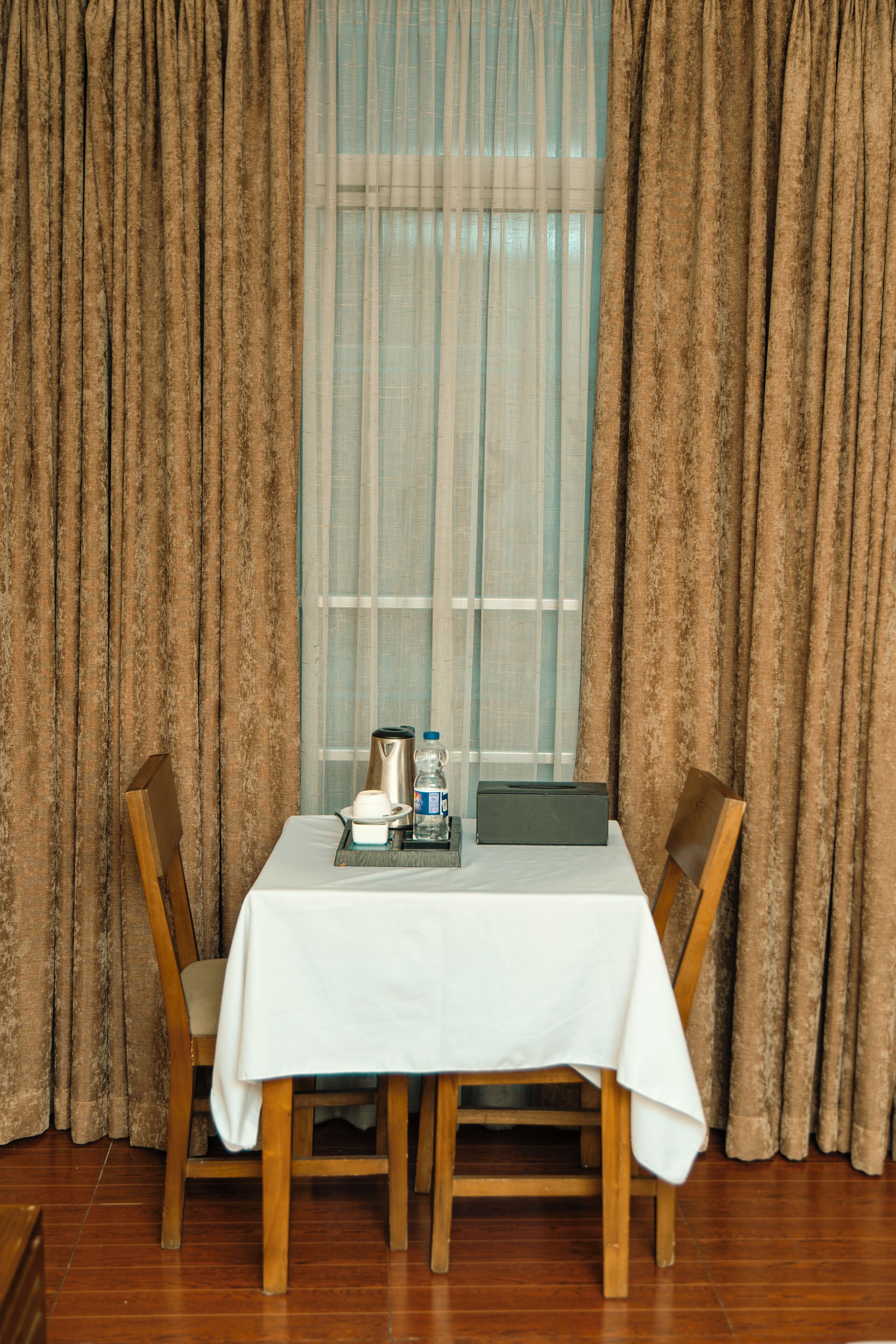Deluxe Double or Twin Room, City View | Dining