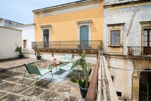 Terrace/patio - Apartment 'L'angolo Del Teatro' with Private Terrace and Air Conditioning (Galatone)