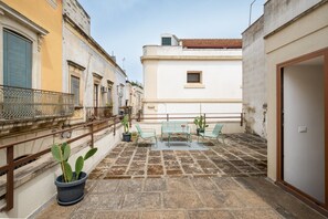 Outdoor dining - Apartment 'L'angolo Del Teatro' with Private Terrace and Air Conditioning (Galatone)