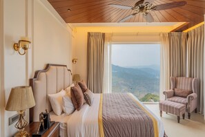 Deluxe Villa, Balcony, Garden View | Premium bedding, in-room safe, iron/ironing board, free WiFi - ELIVAAS privé The Royce Orchid 4BHK (Kasauli)