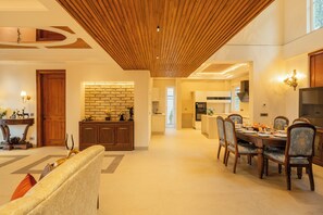 Dining - ELIVAAS privé The Royce Orchid 4BHK (Kasauli)