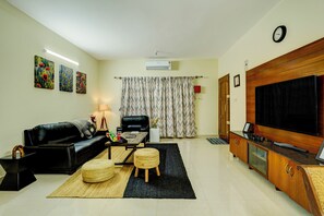 Living area - Alaya Stays Saffron Breeze Apartment (Bengaluru)