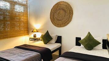 3 habitaciones, tabla de planchar con plancha, wifi y ropa de cama