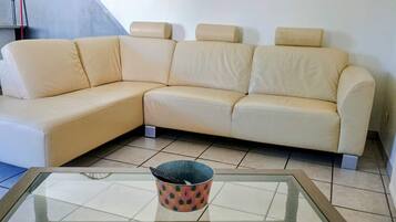 House | 3 bilik tidur, Internet