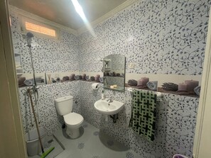 Douche, papier de toilette