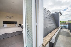 Room - Stylish 3 Bedroom Flat (CRC) (Greater London)