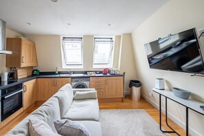 Living area - Stylish 3 Bedroom Flat (CRC) (Greater London)
