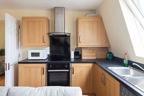 Private kitchen - Stylish 3 Bedroom Flat (CRC) (Greater London)
