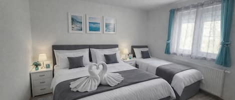 4 Schlafzimmer, Bügeleisen/Bügelbrett, WLAN, Bettwäsche