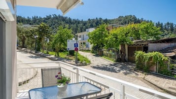 Basic-Doppelzimmer | Speisen im Freien