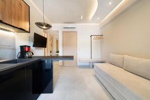 Suite | Interior - Port Oasis (Limenas)