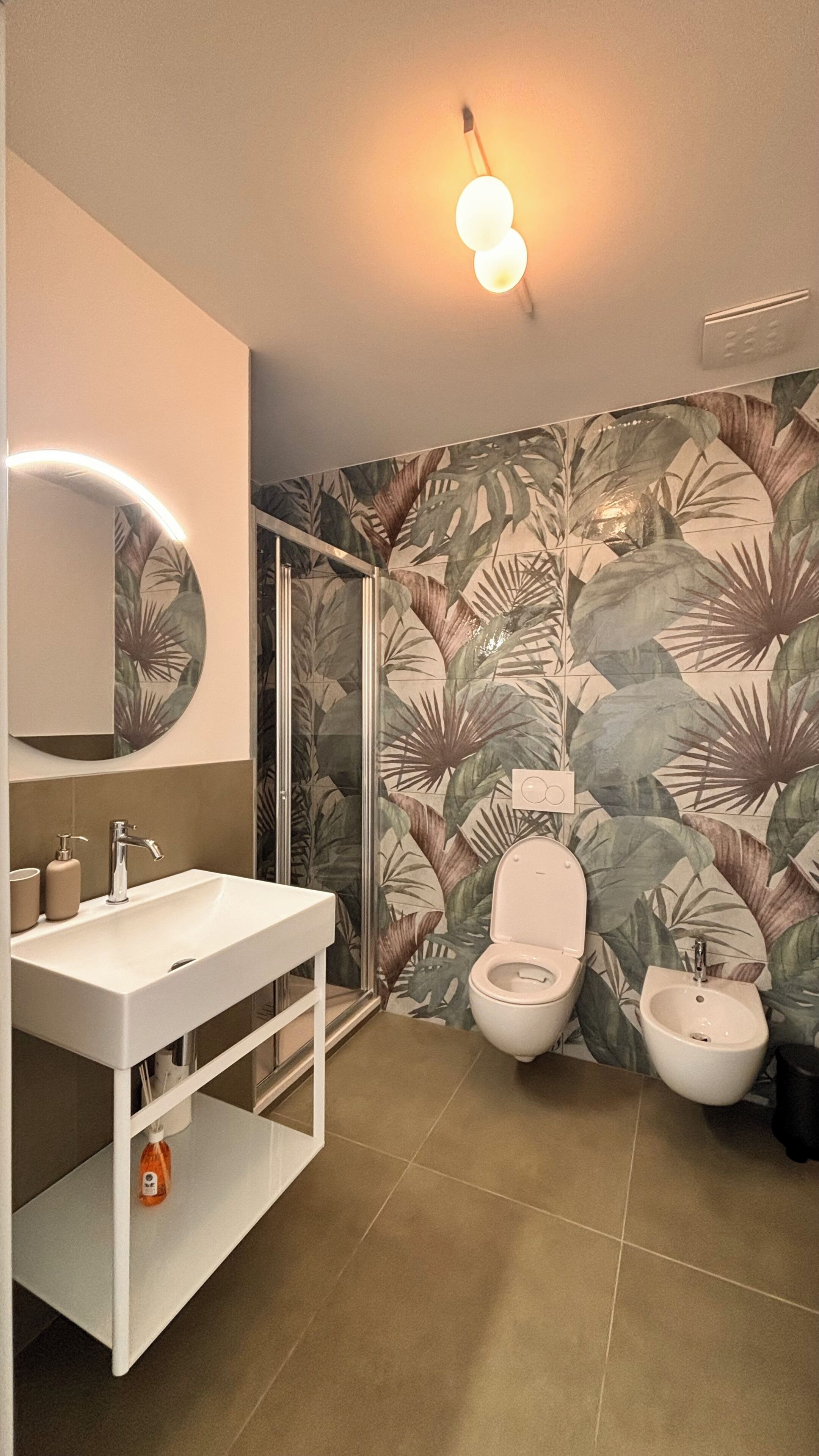 Doccia, asciugacapelli, bidet, asciugamani