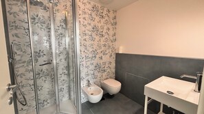 Bathroom - Venice Mestre Center Modern Apartment 3 bedrooms 3 private bathrooms with balcony (Venezia)