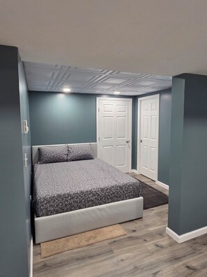 Room - Modern Private Apartment • 5 Min to Wachusett & Other Attractions • Kitchenette (Westminster)