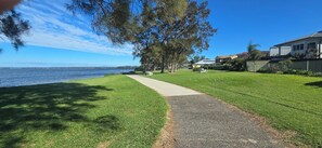 المنطقة المحيطة بالمنشأة