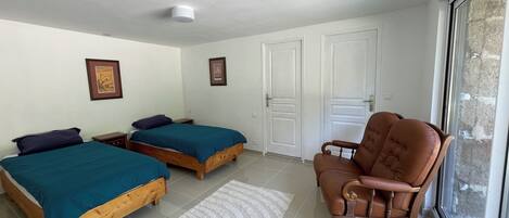 5 chambres, fer et planche Ă repasser, Wi-Fi, draps fournis