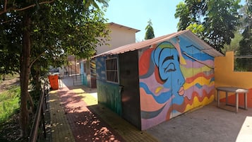 Casa de campo, vista al jardín | Exterior