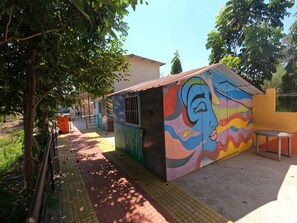 Casa de campo, vista para o jardim | Fachada