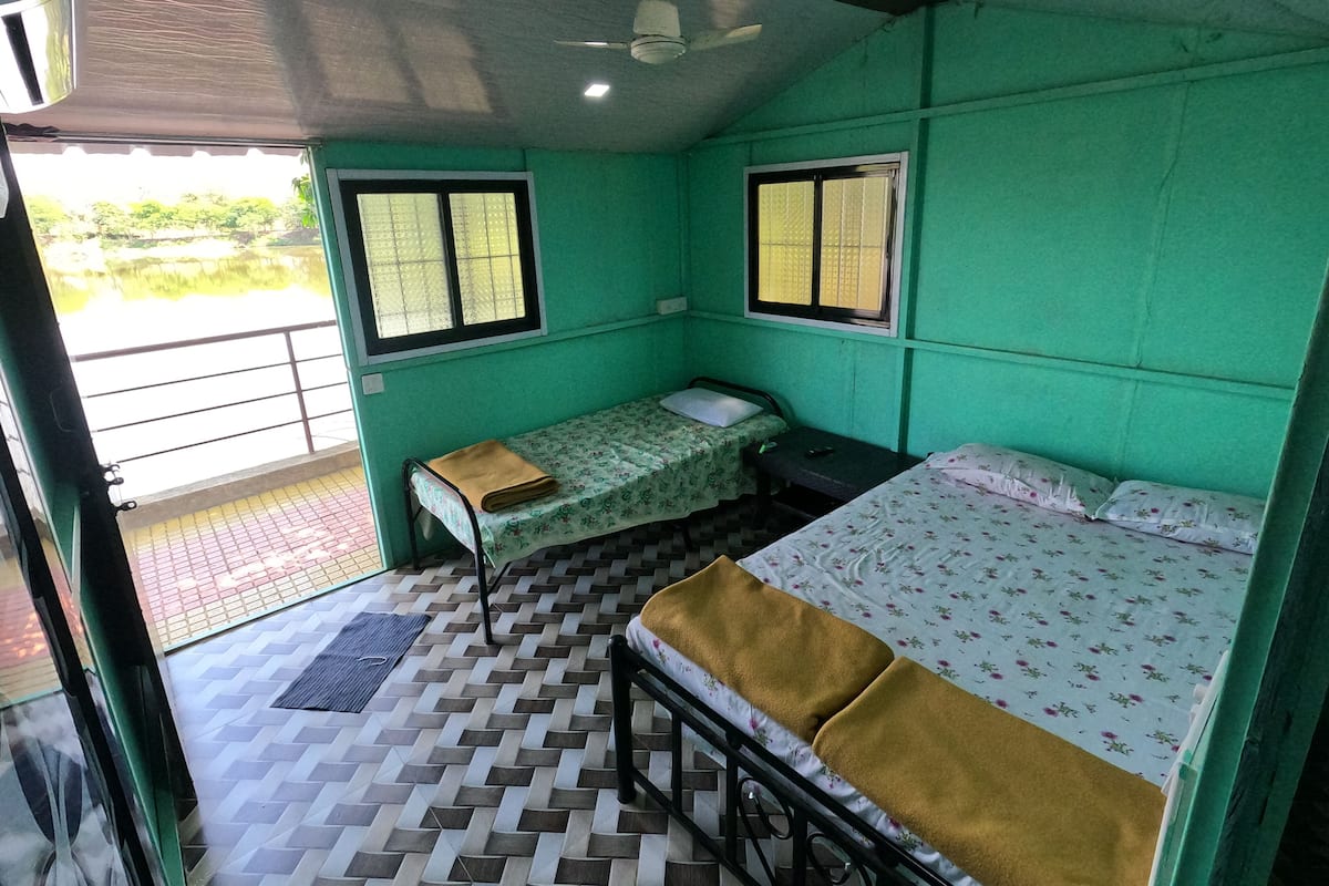 Cottage, Garden View