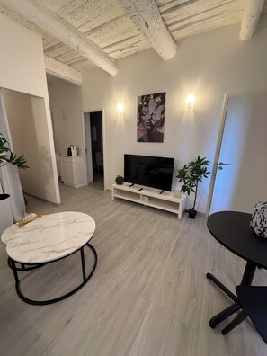 Interior - Lovely Charrons 3 - Large New Studio, 50 m from the Port, Centre Saint-Tropez (Saint-Tropez)