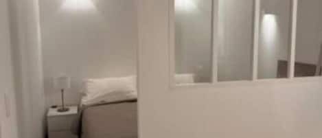 1 chambre, fer et planche Ă repasser, Wi-Fi, literie fournie