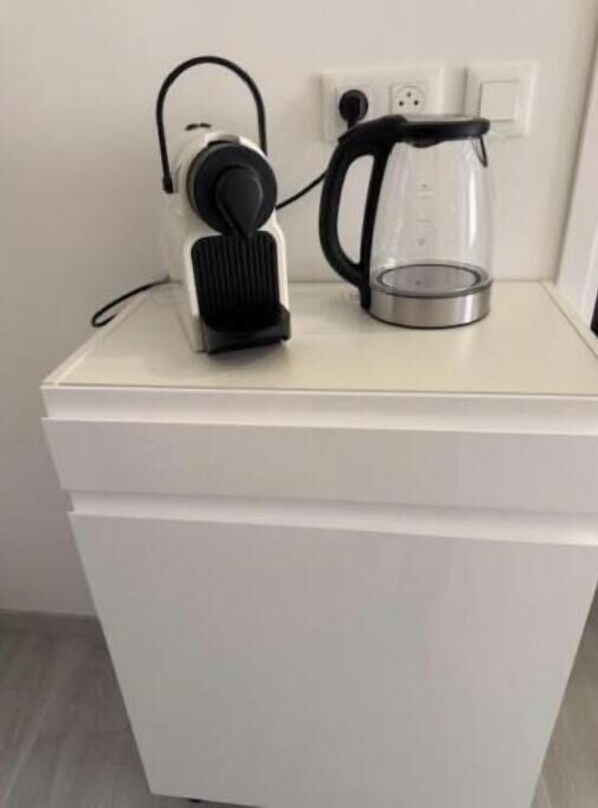 Kaffe och/eller kaffebryggare