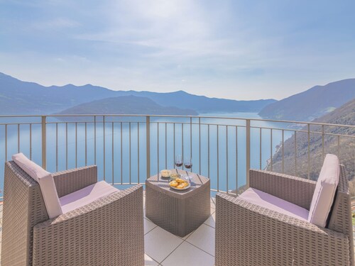 EnjoyIseoLake - Vittoria - lake view with swimming pool