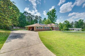 Interior - Gym & Sauna Access On-site - College Park Studio! (Atlanta)