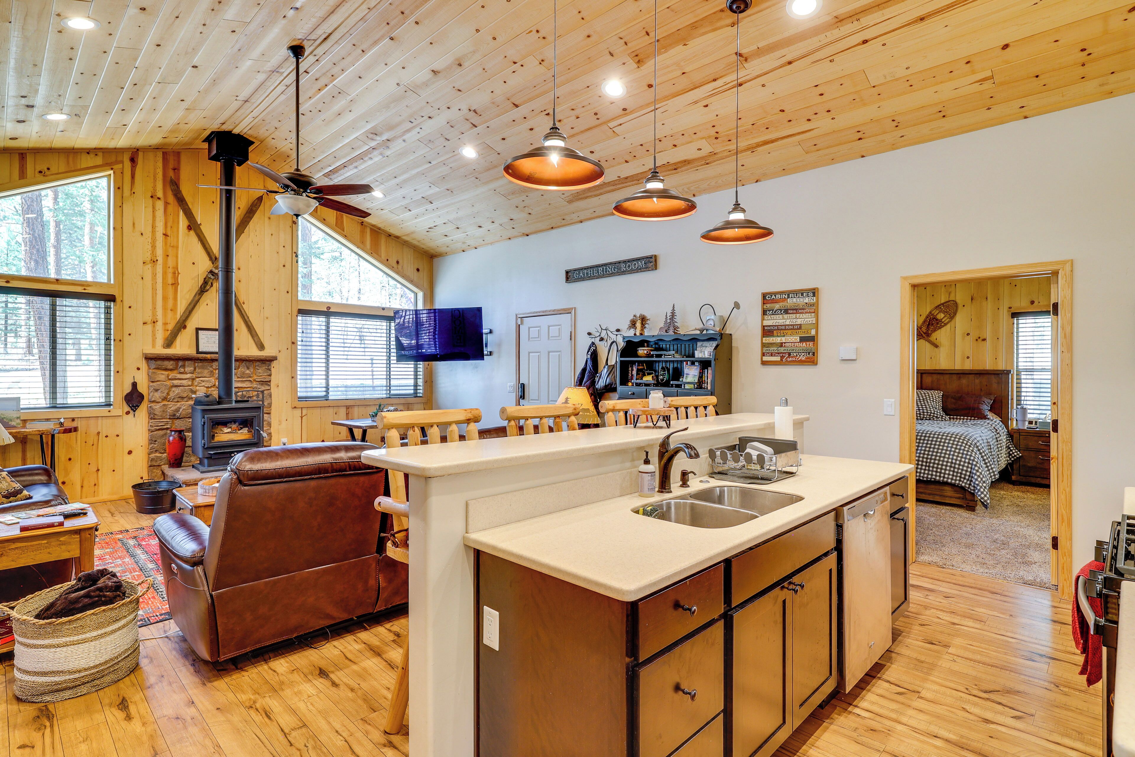 House (2 Bedrooms) | Interior