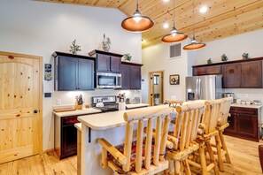 Interior - Escape to Alpine! Outstanding Cabin w/ Deck & Yard (Alpine)