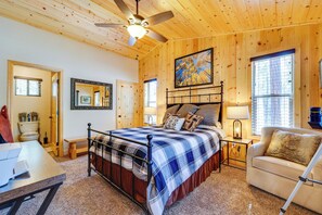 Interior - Escape to Alpine! Outstanding Cabin w/ Deck & Yard (Alpine)