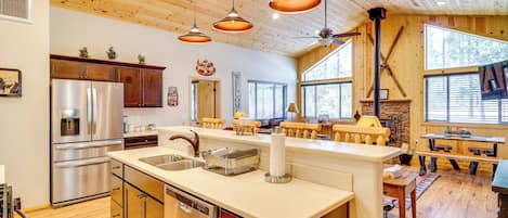 House (2 Bedrooms) | Interior