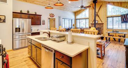 Escape to Alpine! Outstanding Cabin w/ Deck & Yard