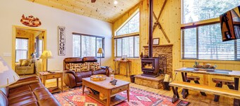 Escape to Alpine! Outstanding Cabin w/ Deck & Yard