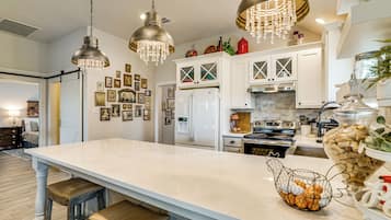 House (1 Bedroom) | Interior