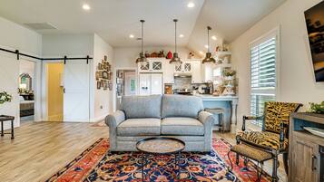 House (1 Bedroom) | Interior
