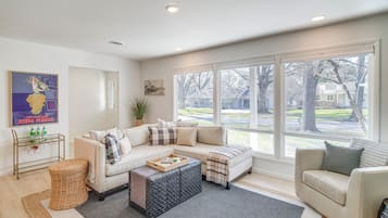 House (3 Bedrooms) | Front of property