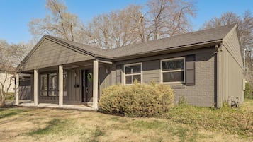 單棟房屋 (3 Bedrooms) | 內部