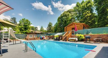 17 Mi to Downtown Atl: Apt w/ Pool & Sauna Access!