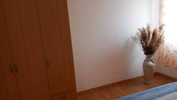 Classic Apartment, Partial Sea View | Garden view