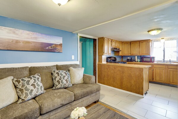 Near I-95 & Rhode Island Border! Pet-friendly Home - Rehoboth, MA