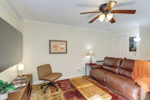 Apartment (0 Bedroom) | Interior - The WCU Hideout' Cozy Escape- 1 Mi to Campus (Sylva)