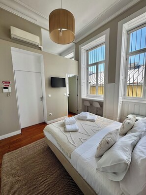 Iron/ironing board, free WiFi, bed sheets - NEW! Bolhão Cozy Nest Studio (Porto)
