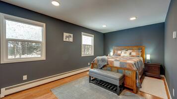 House (5 Bedrooms) | Interior