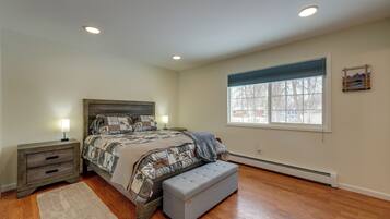 House (5 Bedrooms) | Interior