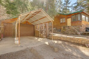 Interior - Riverfront Drake Home - 10 Mi to Estes Park! (Drake)