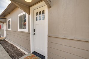 Interior - Chic, Central Spokane Apt for Couples & Solo Stays (Spokane)