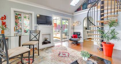 Walk to Downtown! ABQ Couple's Studio w/ Deck