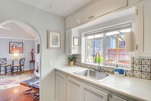 Interior - Walk to Downtown! ABQ Couple's Studio w/ Deck (Albuquerque)