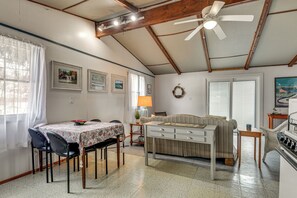 Interior - Steps to St Albans Bay! Basecamp w/ Grill (St. Albans)